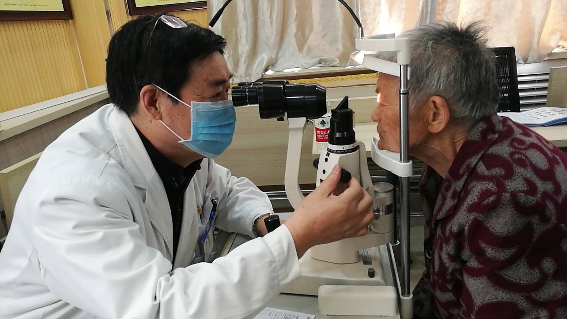 普瑞眼科攜手北站五路社區訪惠聚工作隊進行講座義診活動