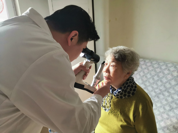 元宵慰問送祝福，濃濃關(guān)愛暖人心