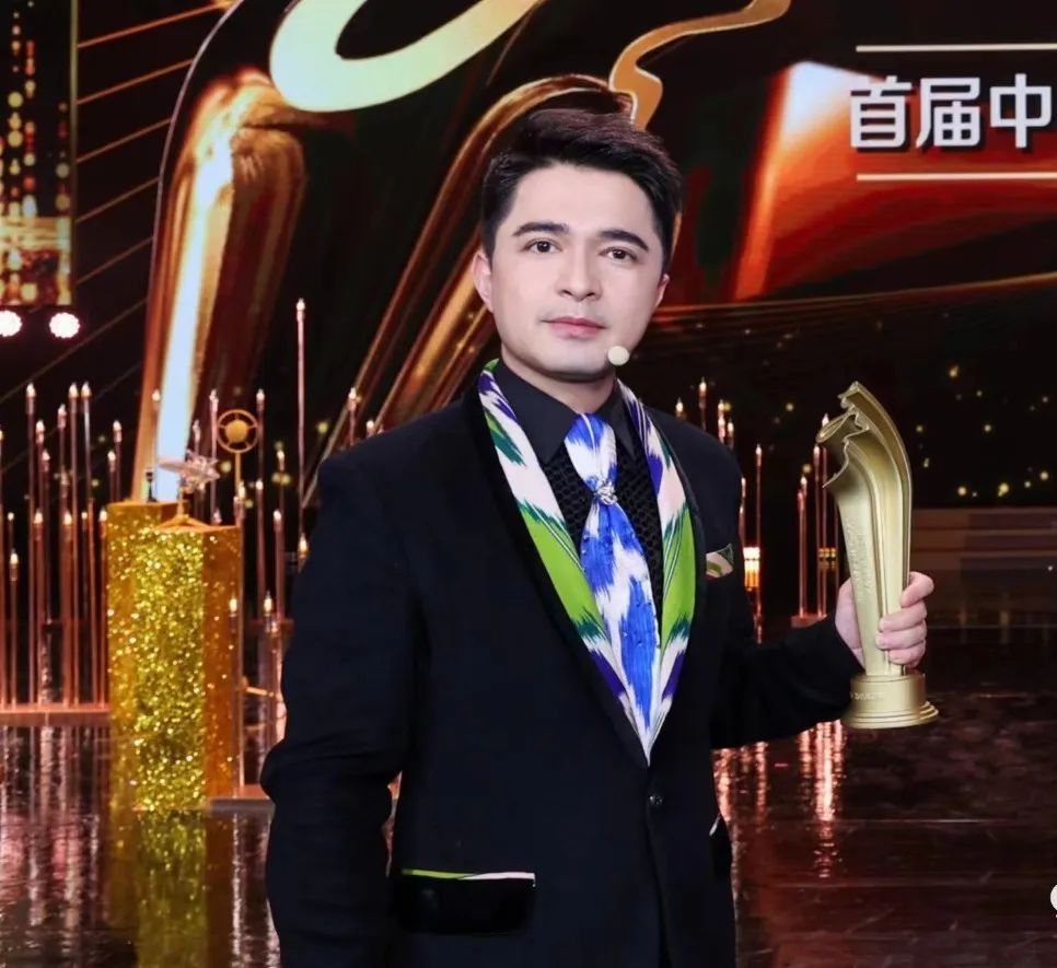 從演播室到手術(shù)室，主持人海米提的摘鏡之旅